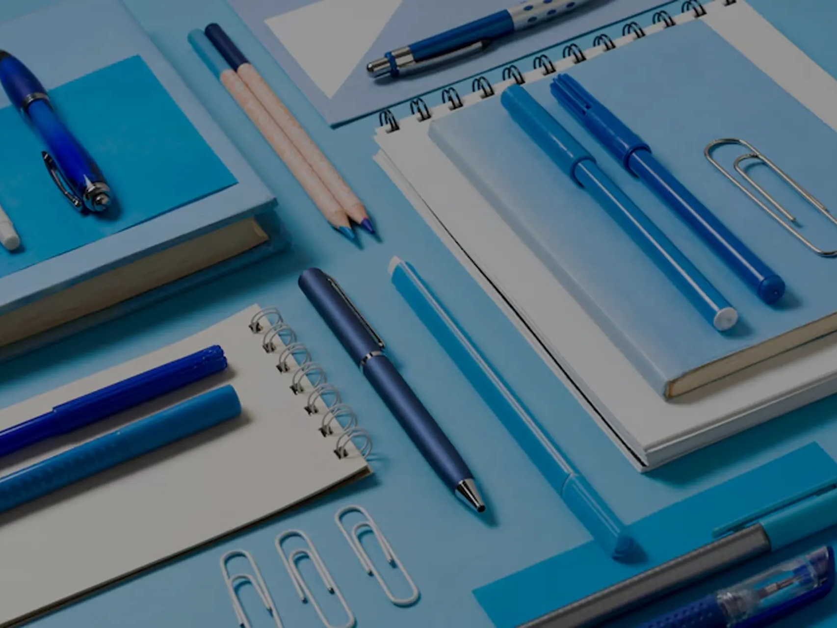 Imagem de fundo da categoria de kits especiais personalizados para brindes corporativos da LCM Brindes.