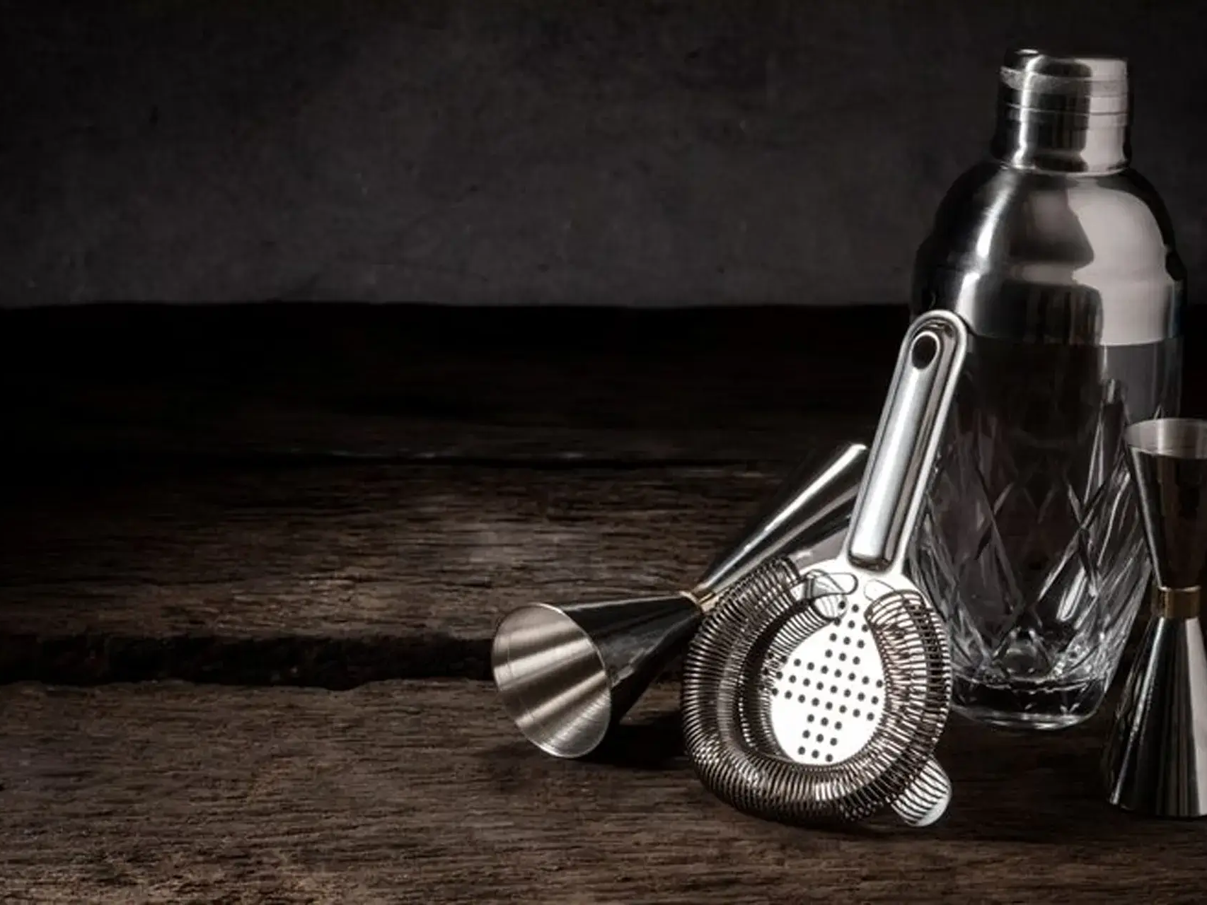 Imagem de fundo da categoria de brindes para bar e cozinha personalizados da LCM Brindes.
