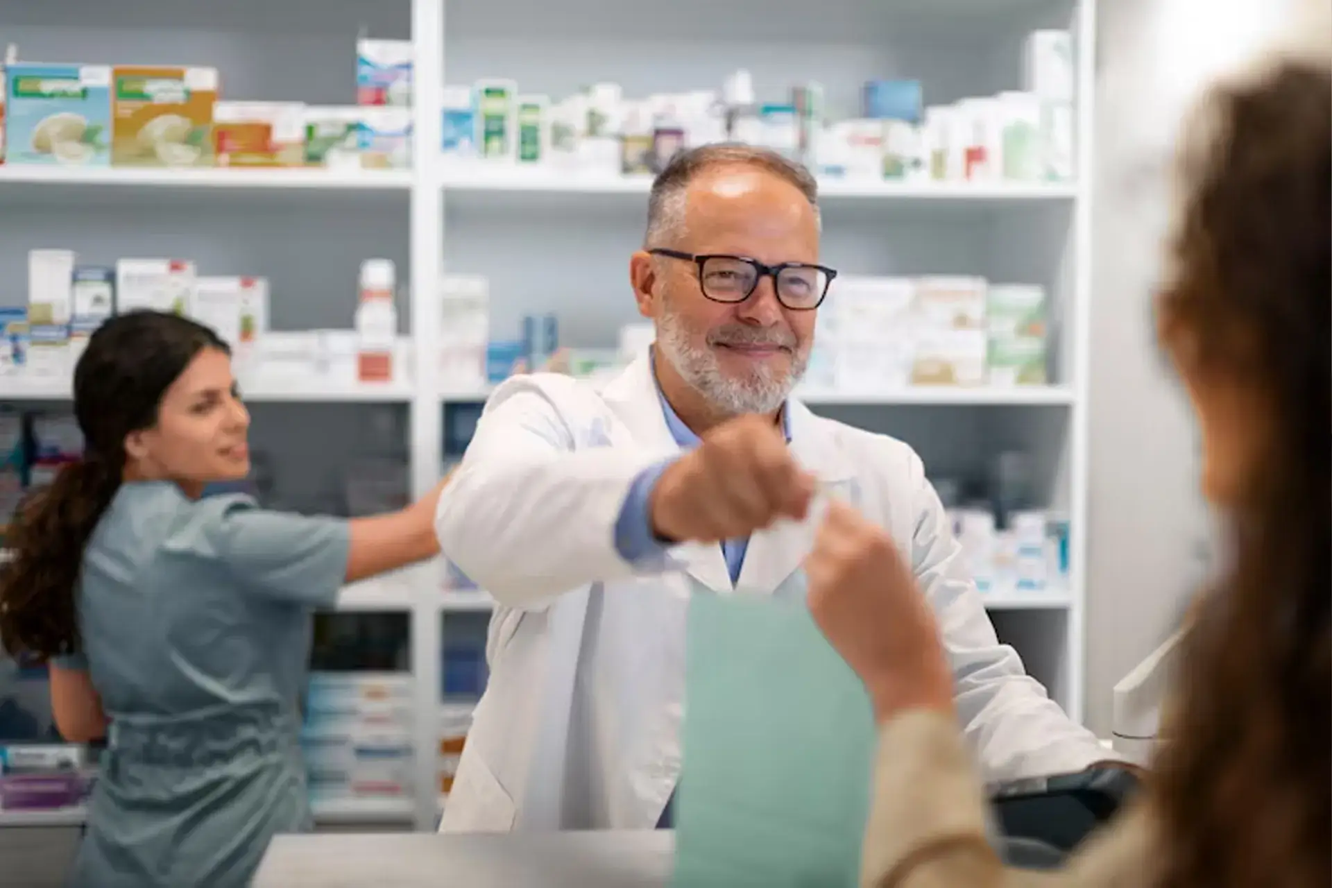 Brindes personalizados para Dia do Farmacêutico e ações corporativas da área farmacêutica da LCM Brindes
