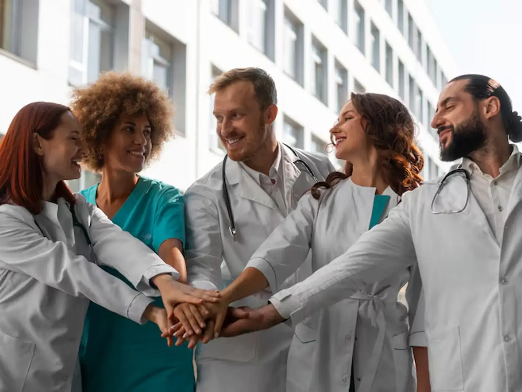 Brindes personalizados para Dia do Médico e homenagens corporativas da área da saúde pela LCM Brindes